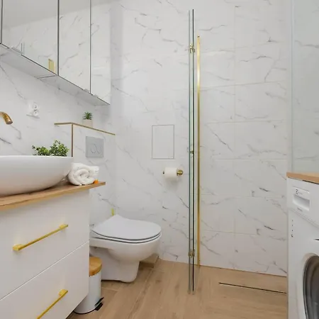 Bright In Warsaw's Ochota District By Renters * Warszawa