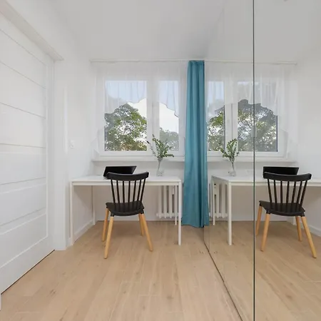 Apartment Bright In Warsaw's Ochota District By Renters Warsaw