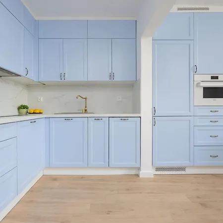 Bright In Warsaw's Ochota District By Renters Apartment Warschau