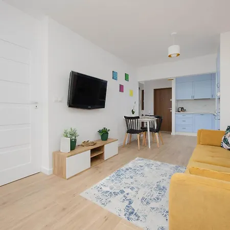Apartment Bright In Warsaw's Ochota District By Renters *