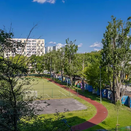 Bright In Warsaw's Ochota District By Renters Warschau