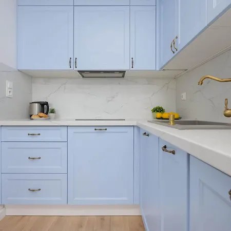 Bright In Warsaw's Ochota District By Renters Apartment Warschau